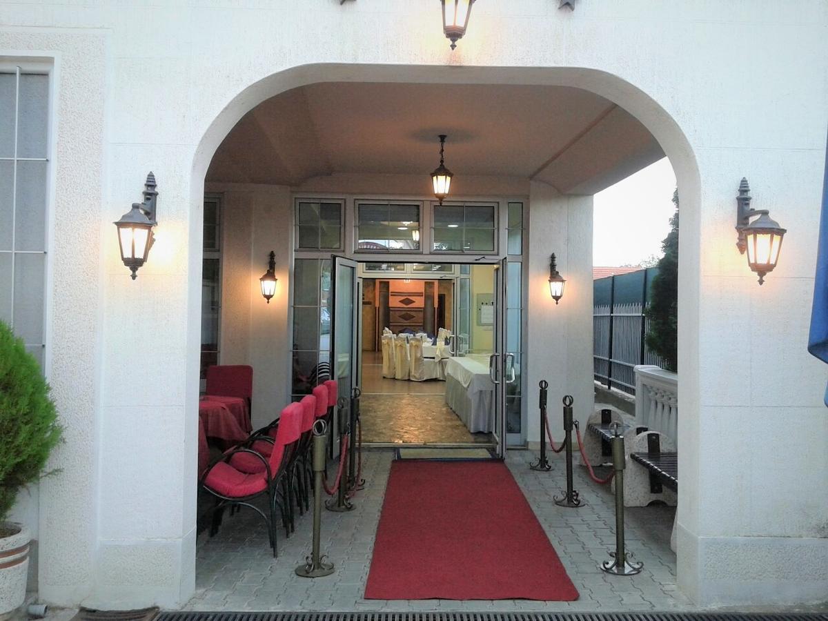 Hotel Tehnograd Kraljevo Exteriör bild