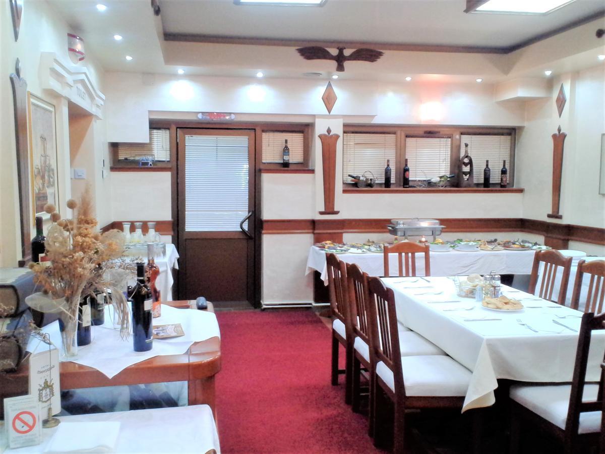 Hotel Tehnograd Kraljevo Exteriör bild